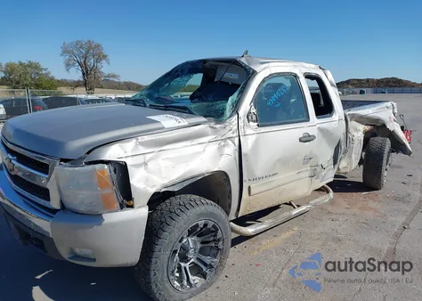 2008 Chevrolet Silverado 1500 Lt1 z USA, uszkodzony, nr VIN 2GCEK19J981109476